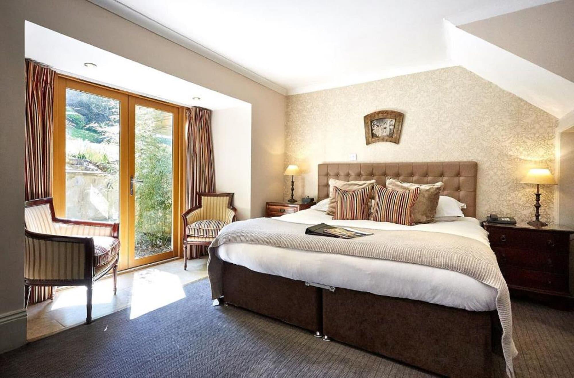 Dorian House Boutique B&B - Free Parking! باث المظهر الخارجي الصورة A bedroom at The Old Vicarage Hotel