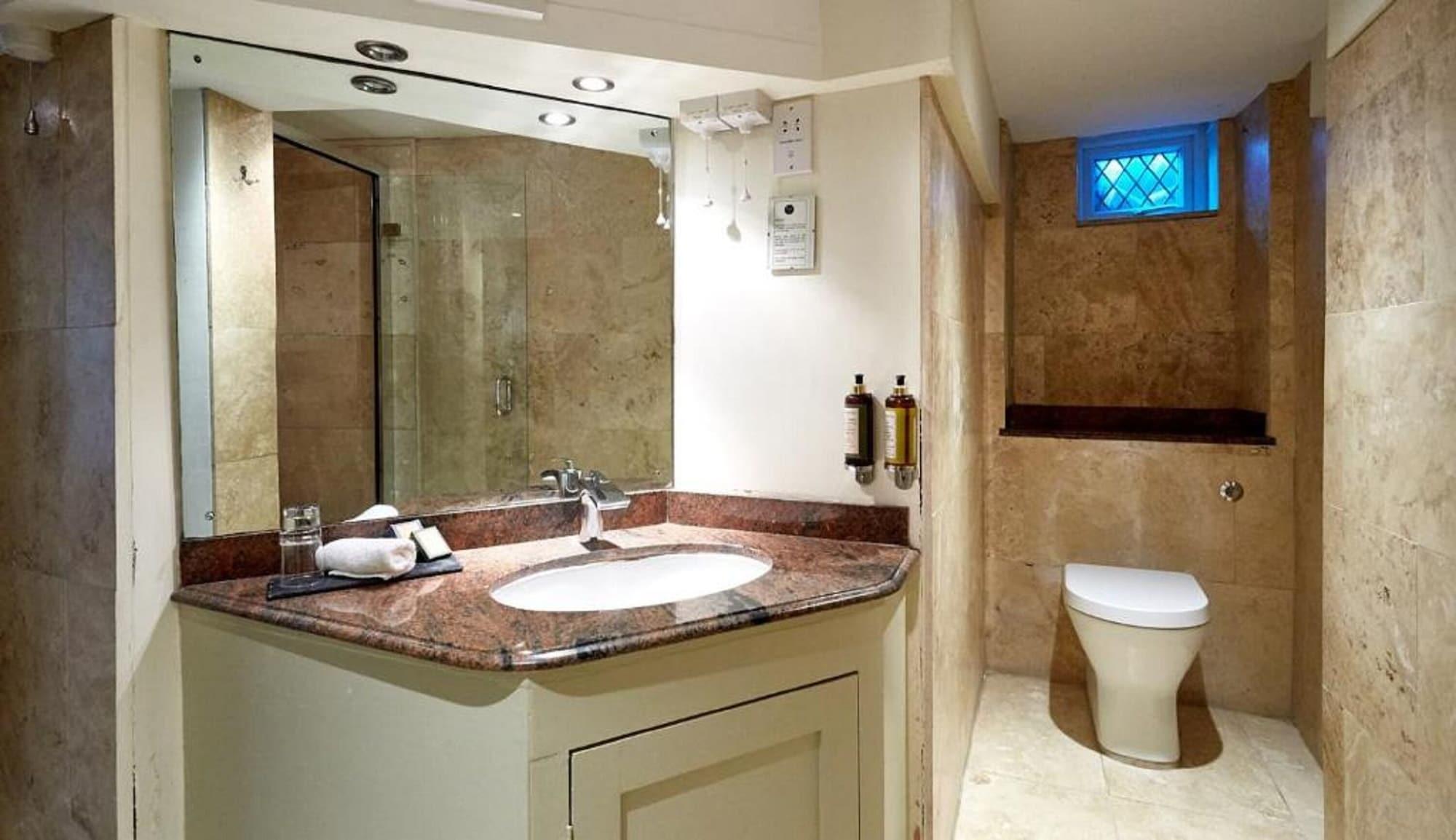 Dorian House Boutique B&B - Free Parking! باث المظهر الخارجي الصورة Bathroom
