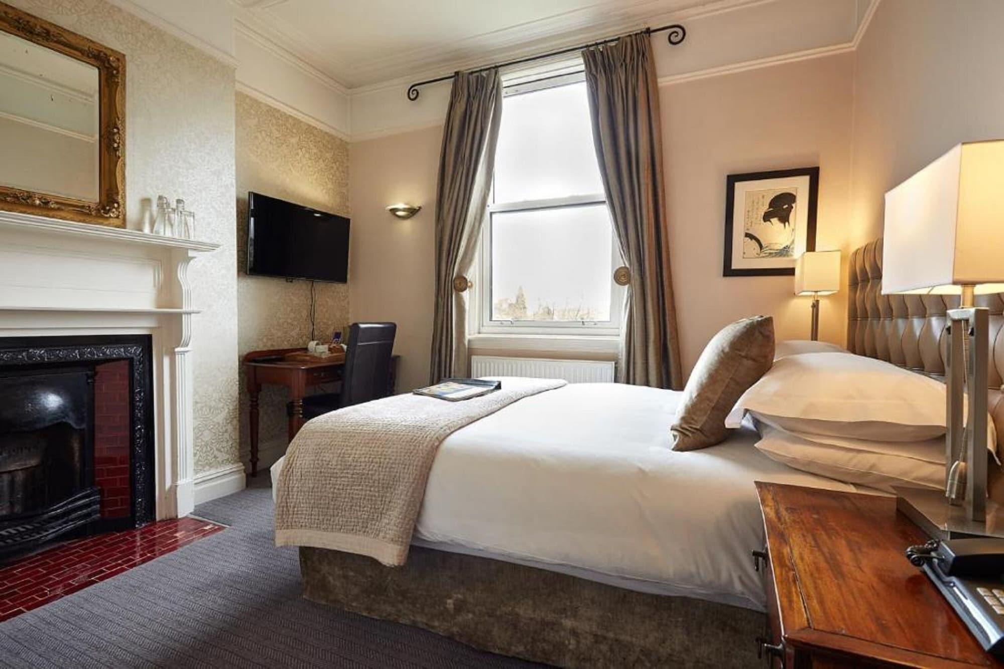 Dorian House Boutique B&B - Free Parking! باث المظهر الخارجي الصورة A bedroom at the hotel