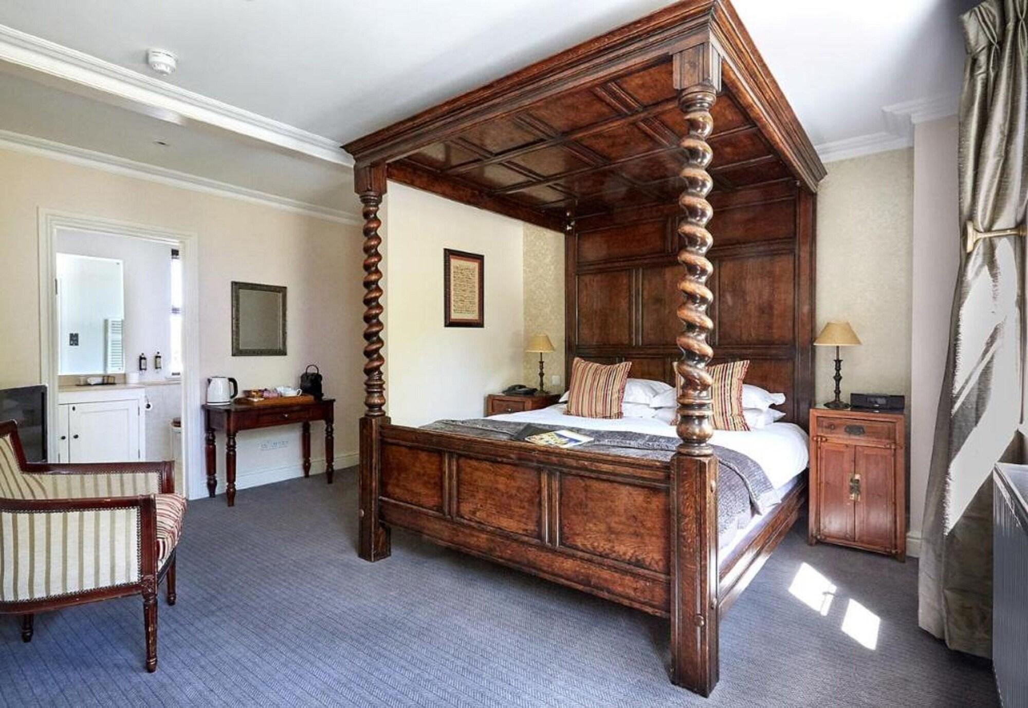 Dorian House Boutique B&B - Free Parking! باث المظهر الخارجي الصورة A bedroom at The Swan Hotel