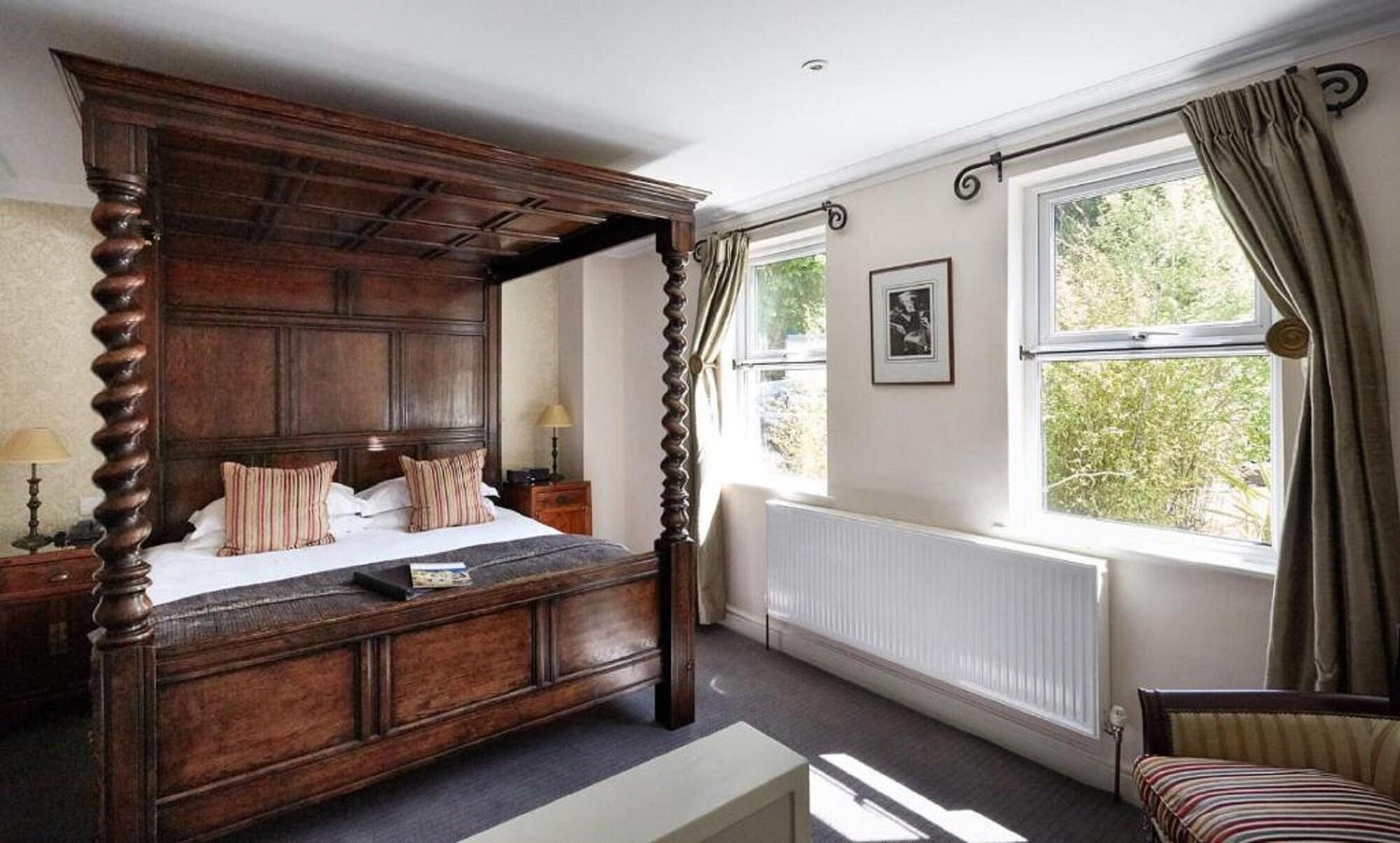 Dorian House Boutique B&B - Free Parking! باث المظهر الخارجي الصورة A bedroom at The Swan Hotel