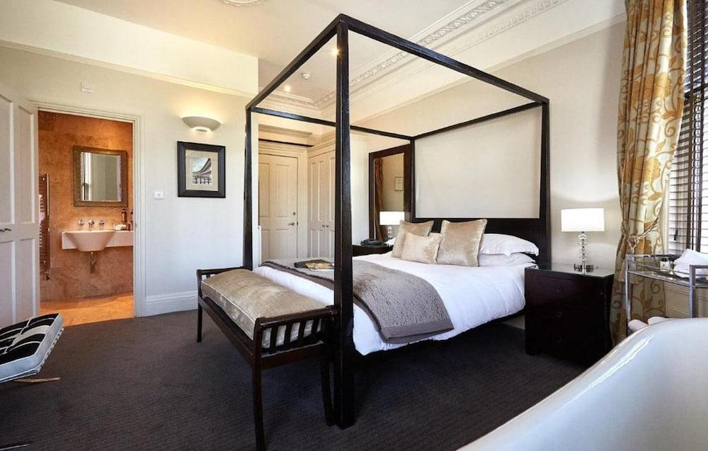 Dorian House Boutique B&B - Free Parking! باث المظهر الخارجي الصورة A bedroom at the hotel