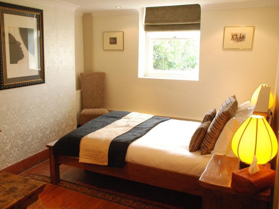 Dorian House Boutique B&B - Free Parking! باث المظهر الخارجي الصورة A bedroom at the hotel